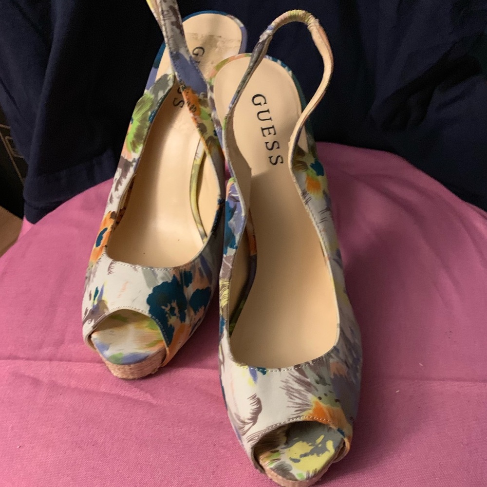 Guess Multicolor Platform Open-toe Pump Size 7